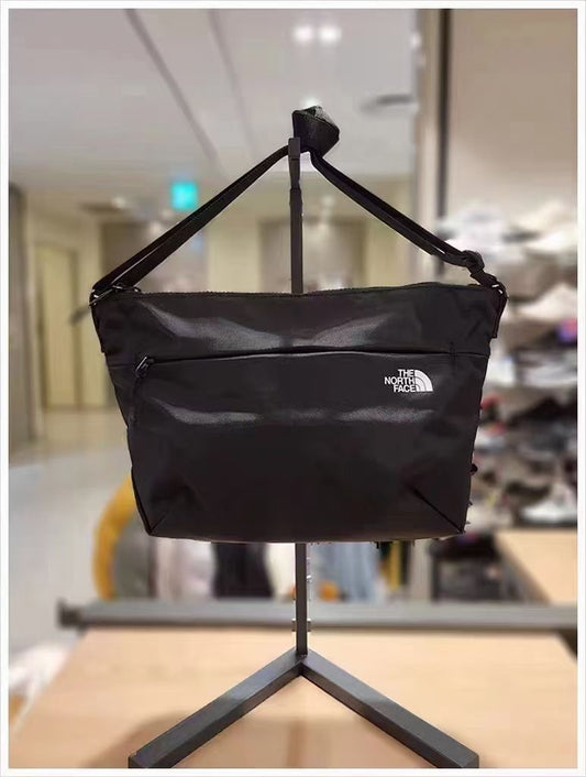 TNF 防水斜咩袋
