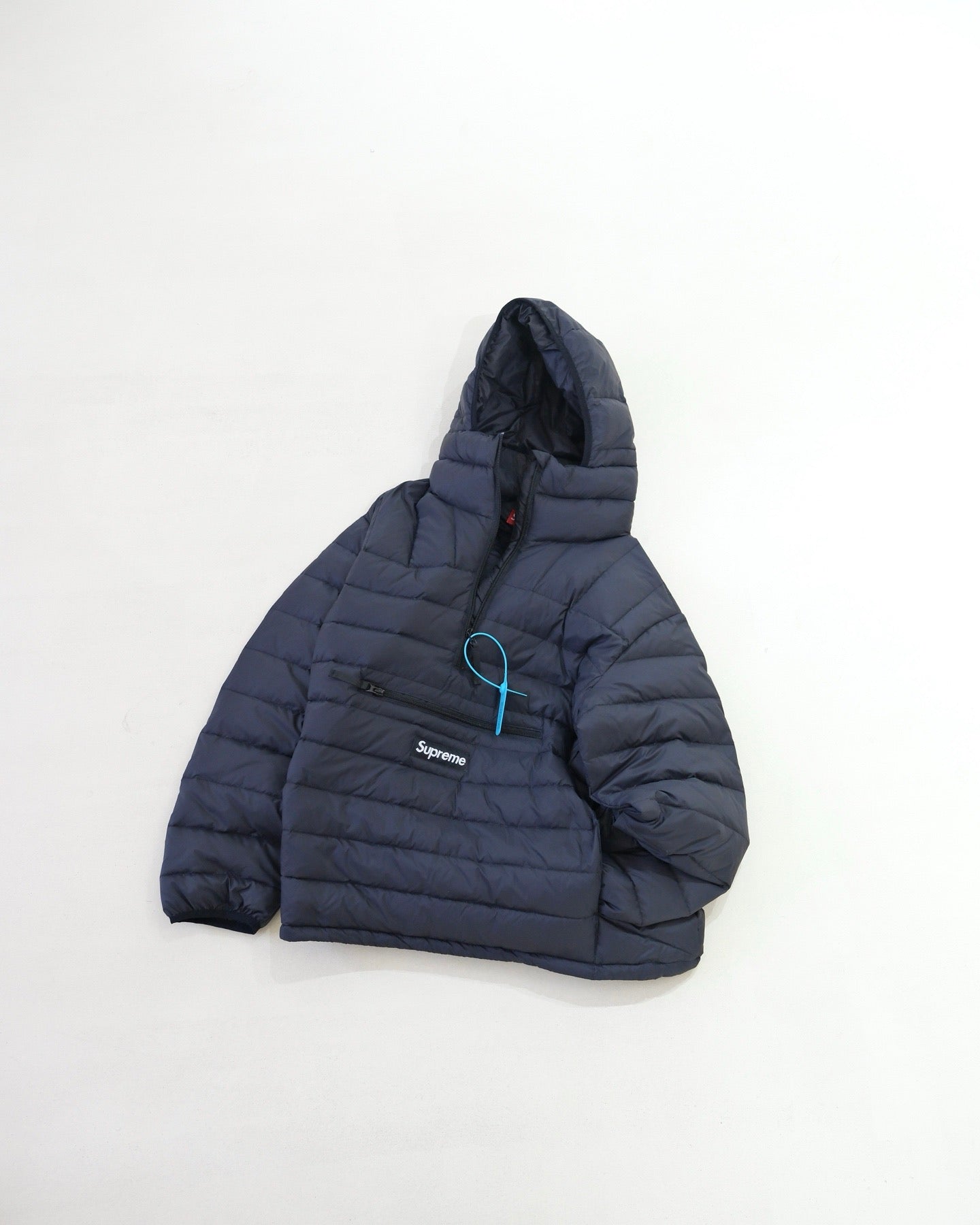 Supreme羽絨