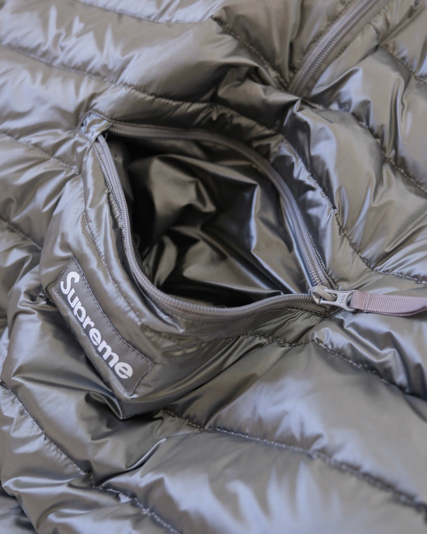 Supreme羽絨