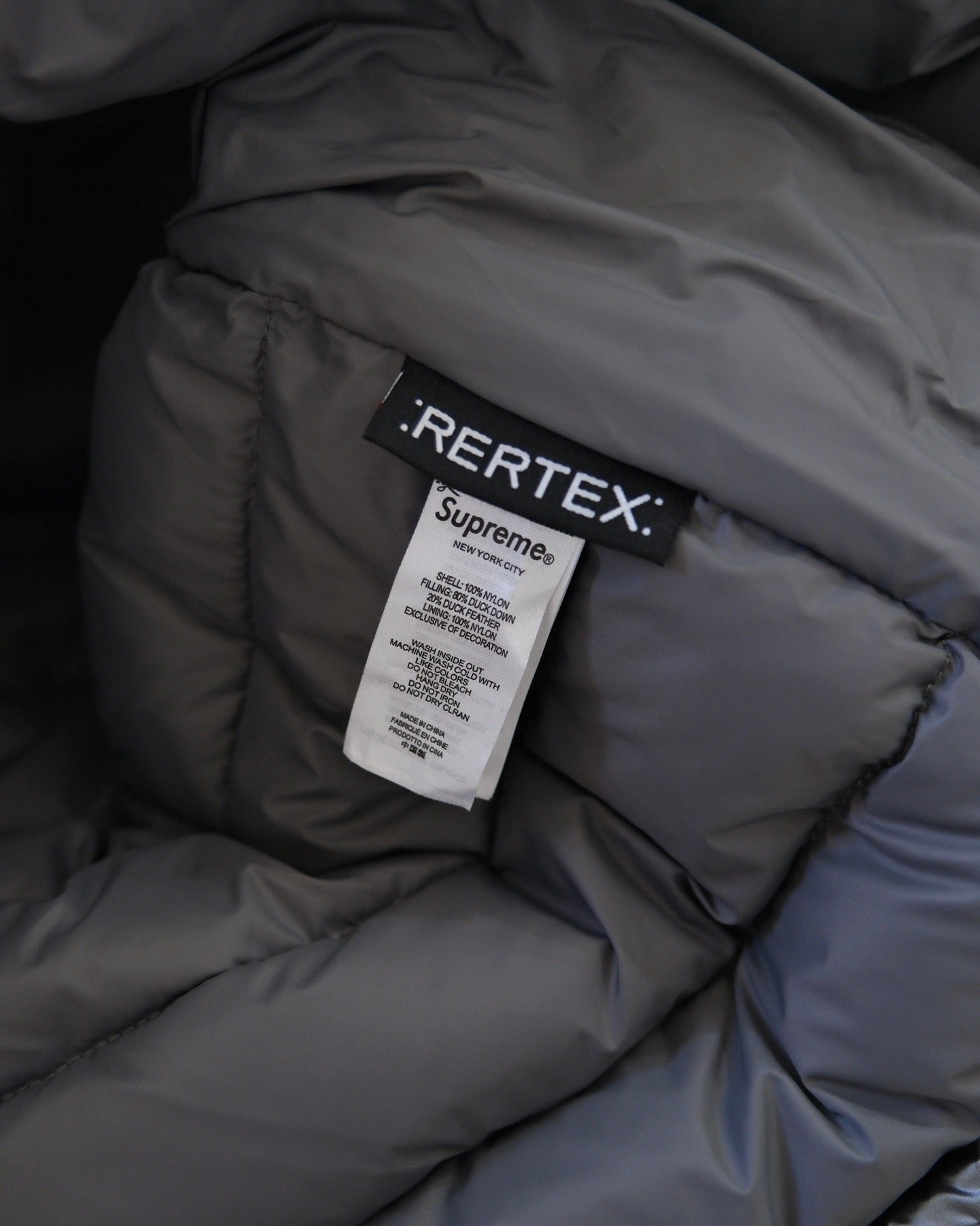 Supreme羽絨