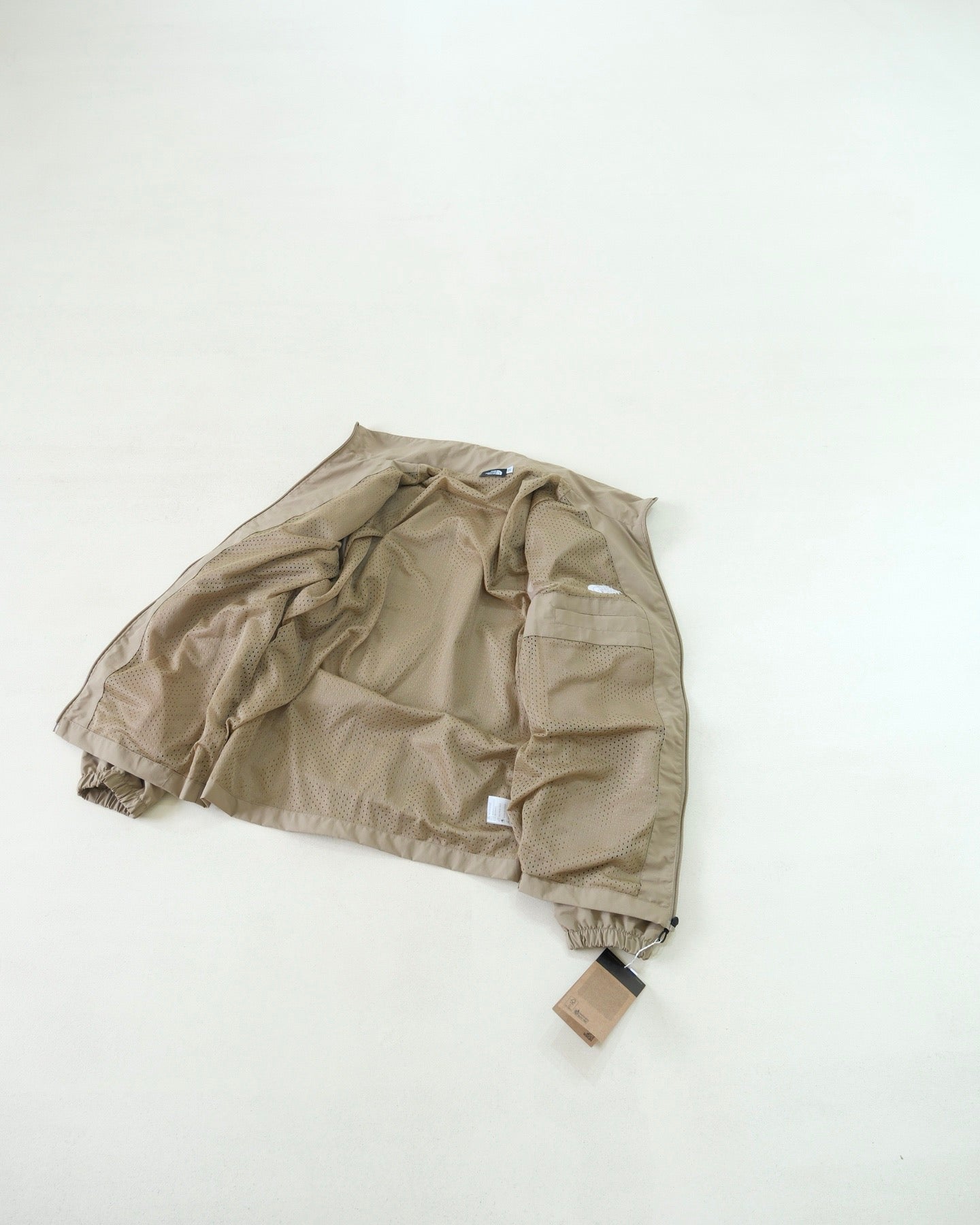 TNF 風褸