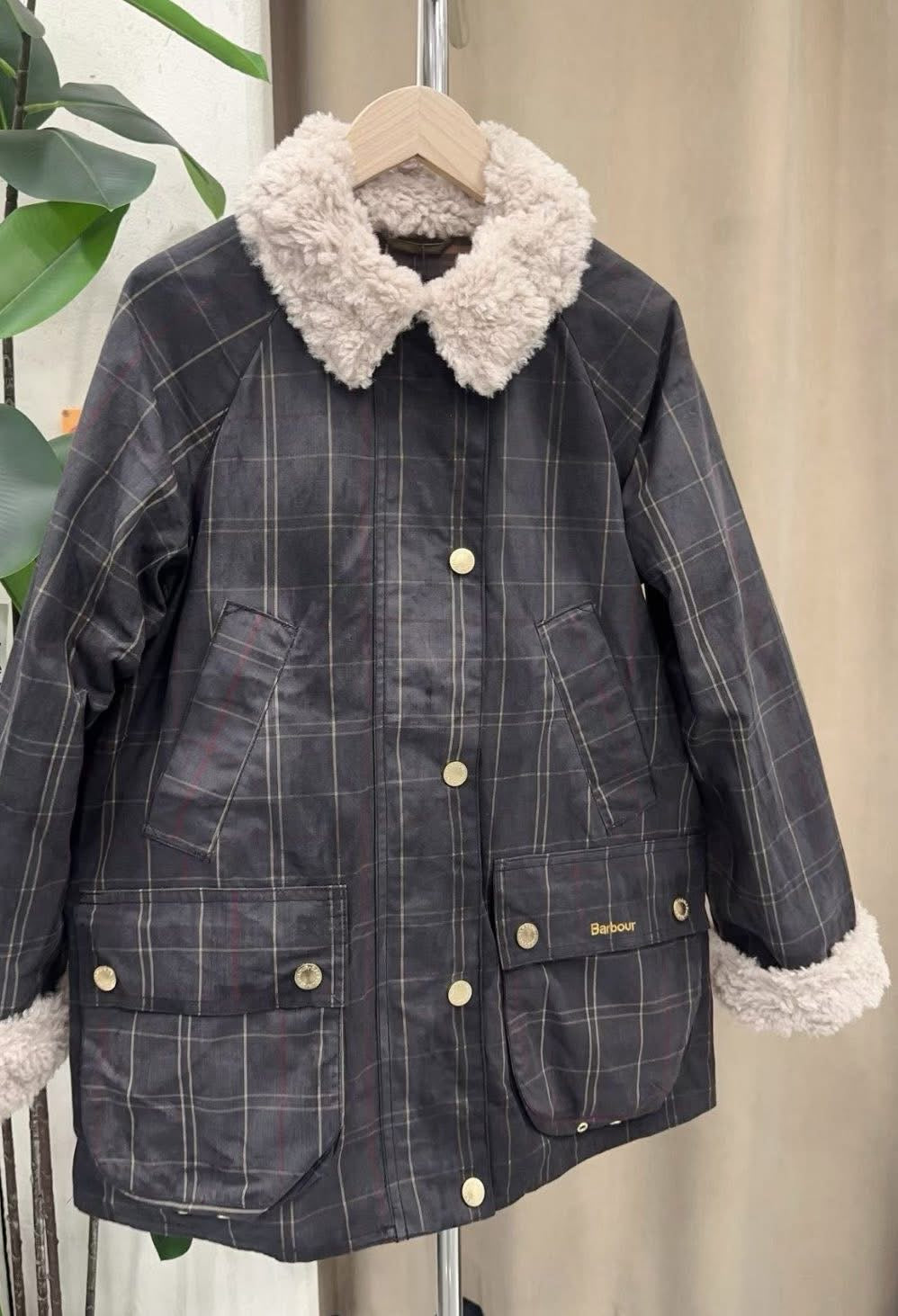 Barbour 羊羔毛格外套