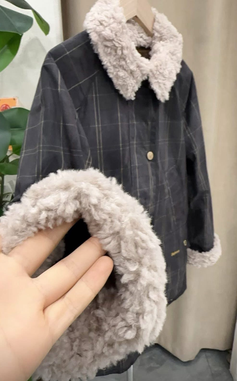 Barbour 羊羔毛格外套