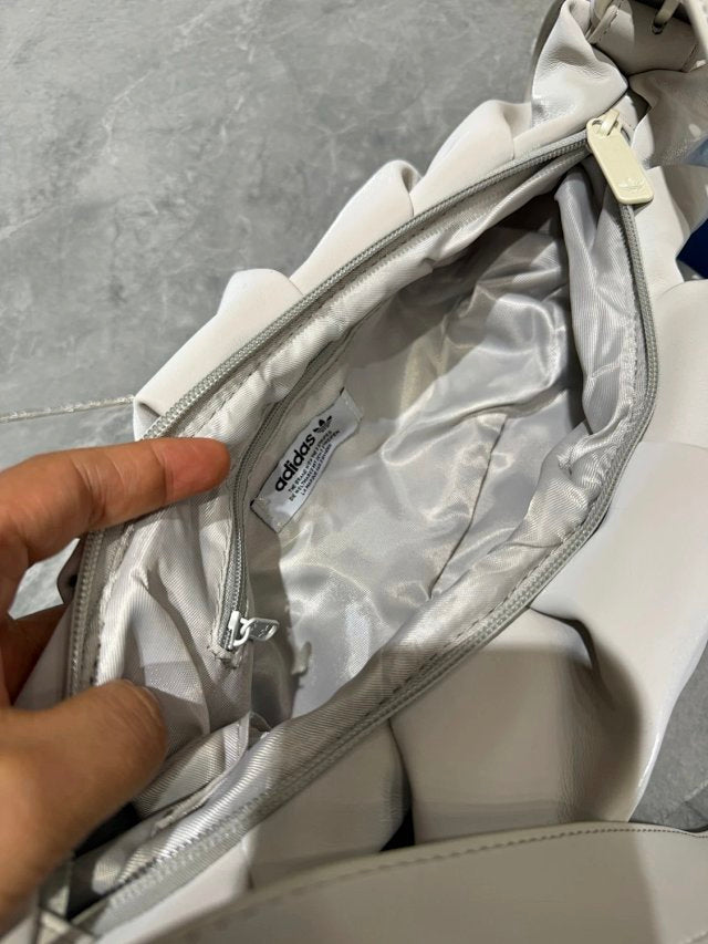 Adidas 雲朵袋
