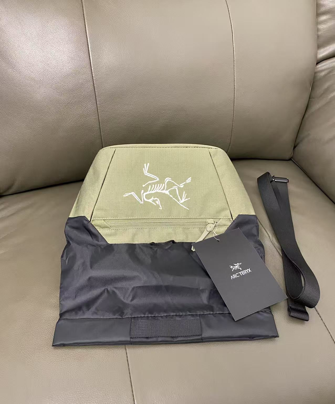 Arcteryx Granville斜咩袋