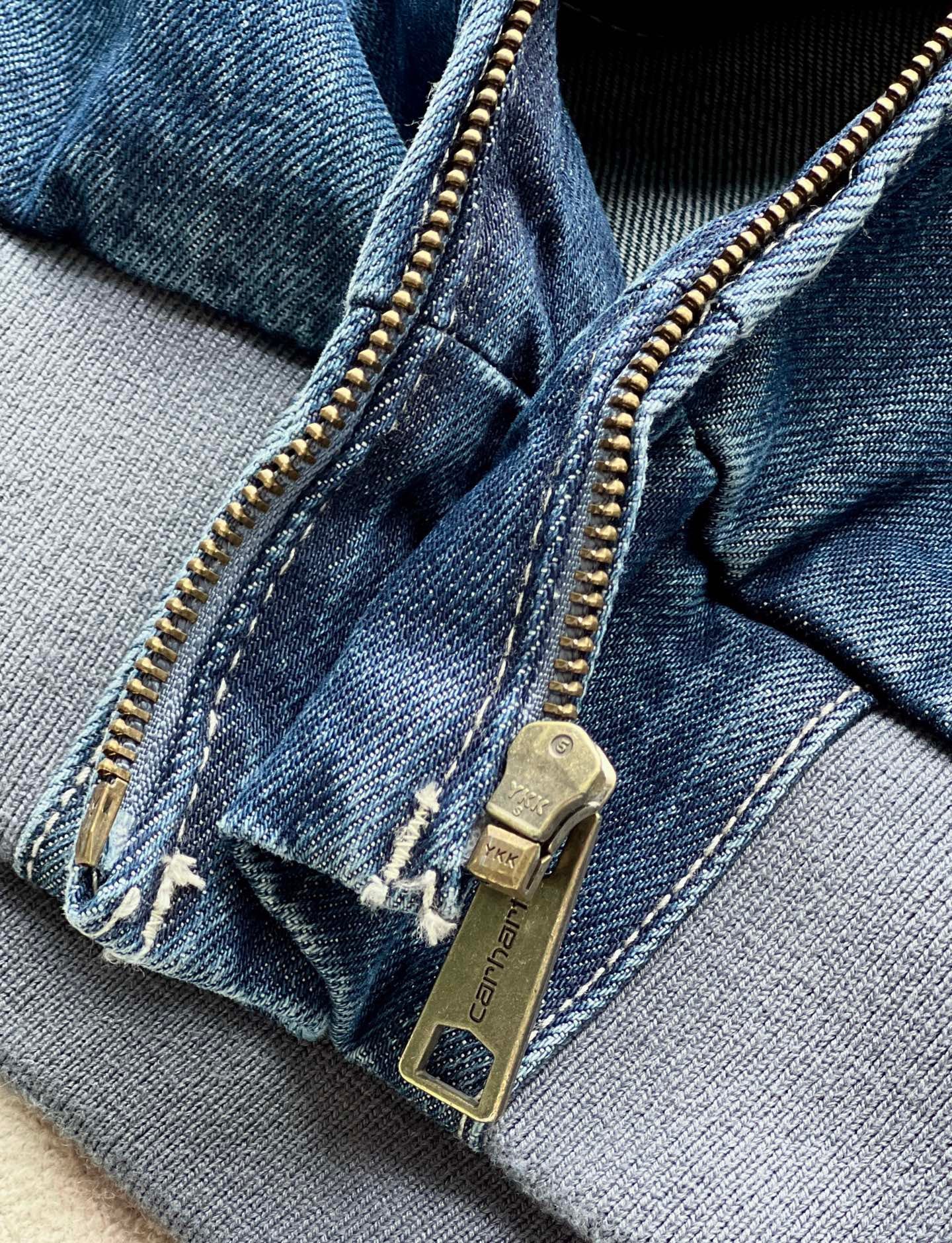 Carhartt 牛仔zip up jacket