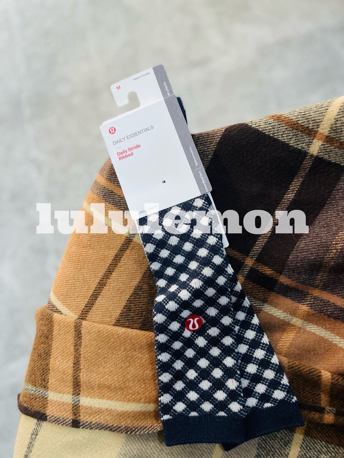Lululemon 波點襪