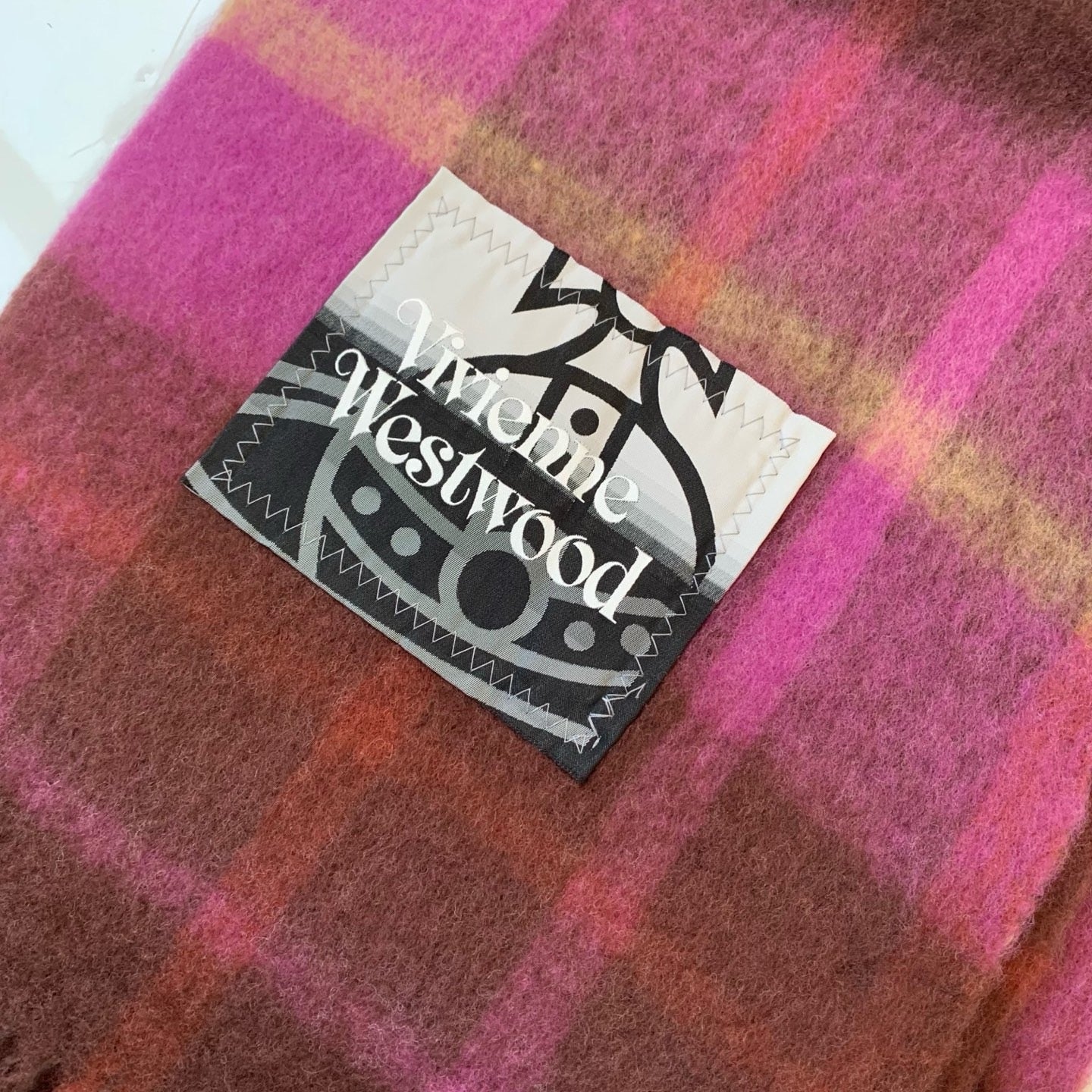 Vivienne Westwood頸巾