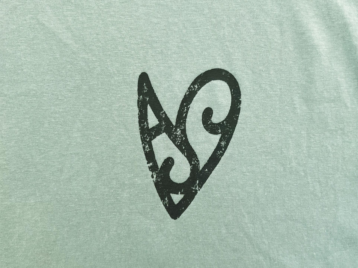 Ance studios 心心tee