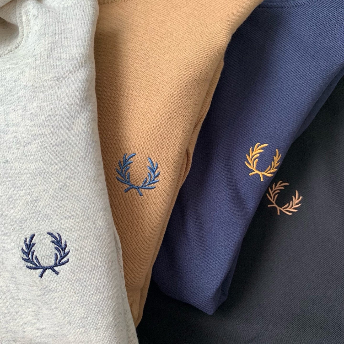Fred perry 刺繡hoodies