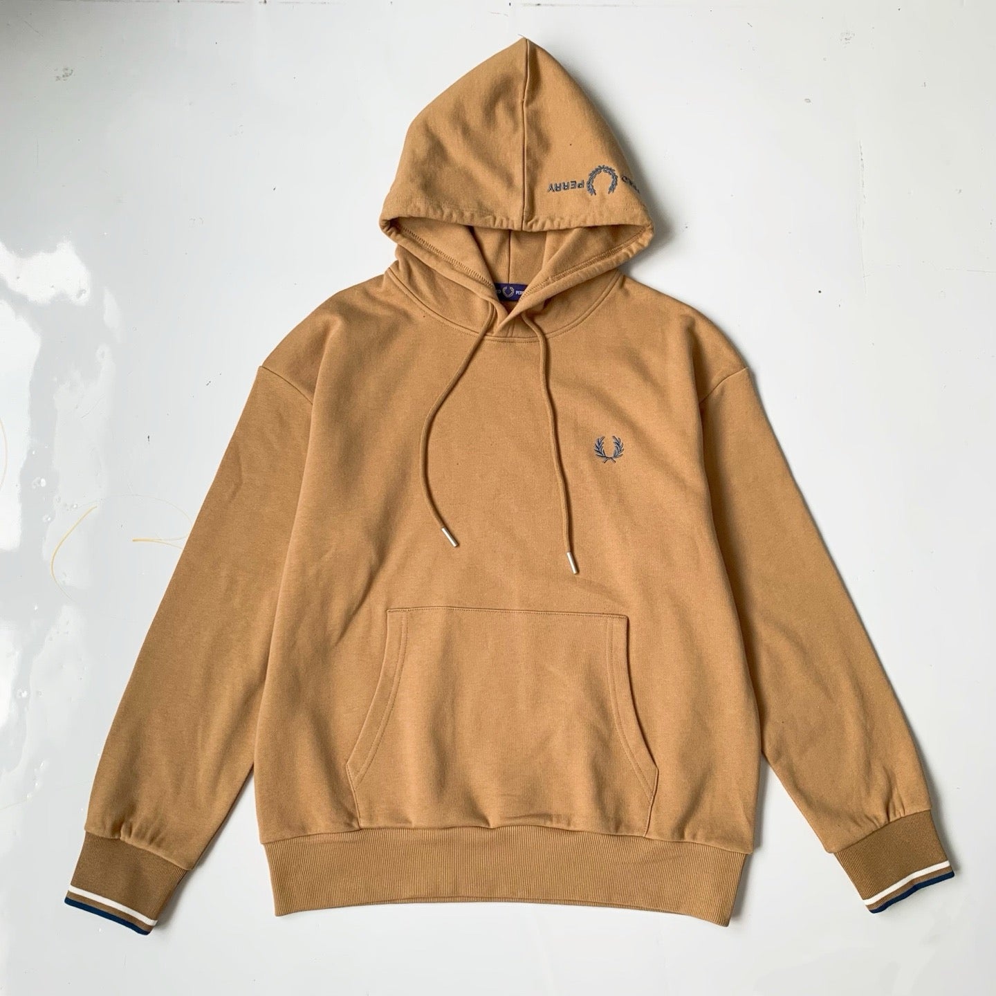 Fred perry 刺繡hoodies