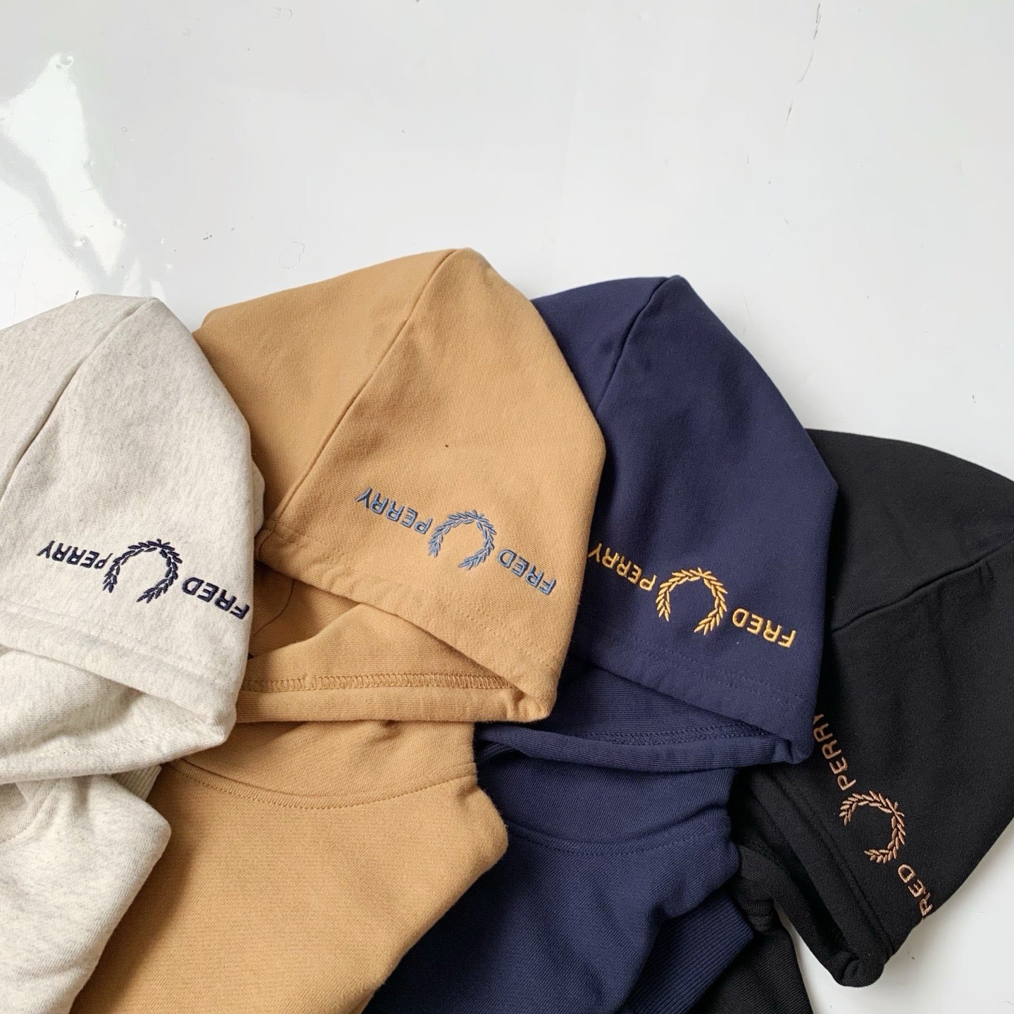Fred perry 刺繡hoodies