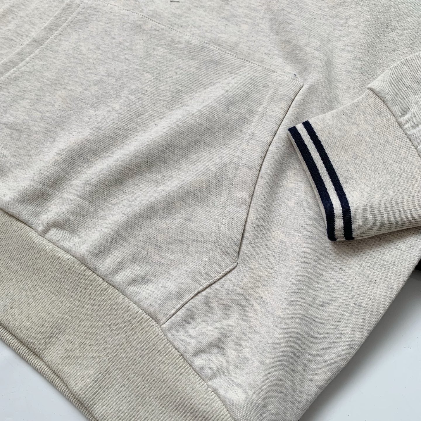 Fred perry 刺繡hoodies