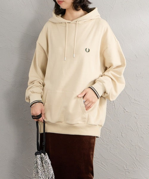 Fred perry 刺繡hoodies