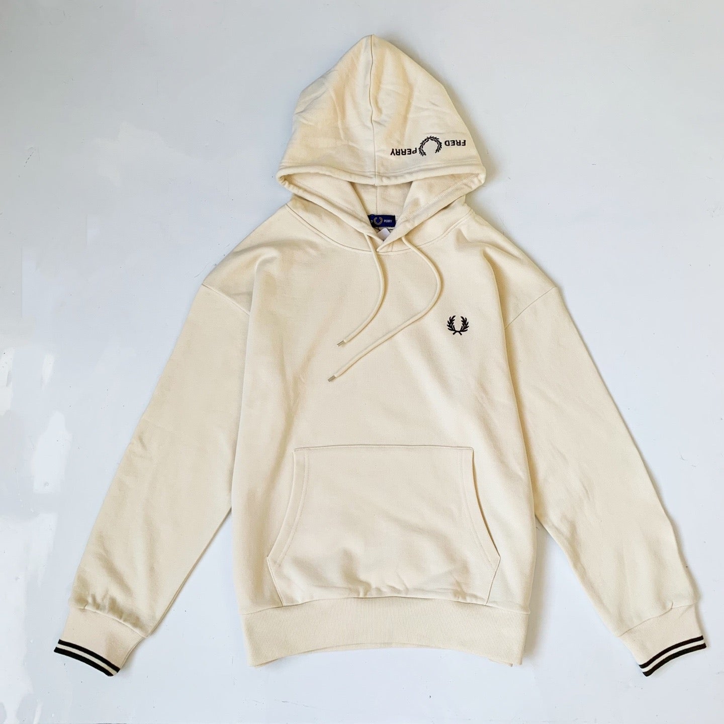 Fred perry 刺繡hoodies