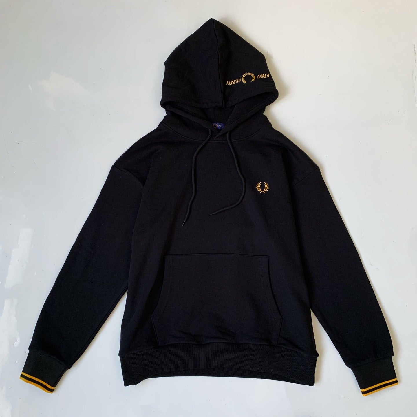 Fred perry 刺繡hoodies