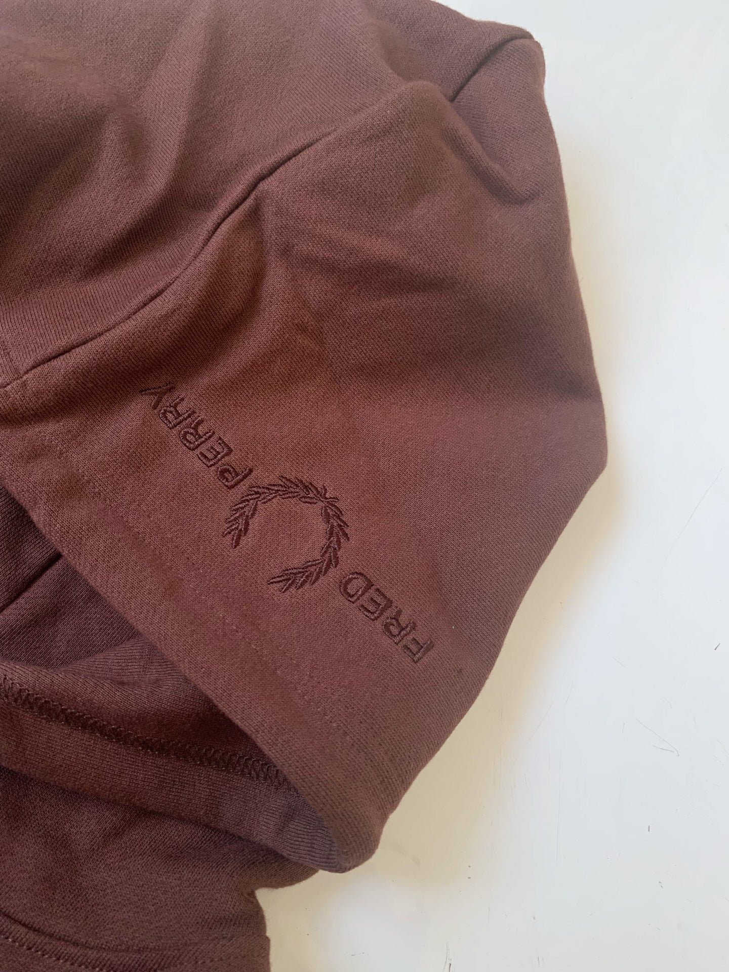 Fred perry 刺繡hoodies