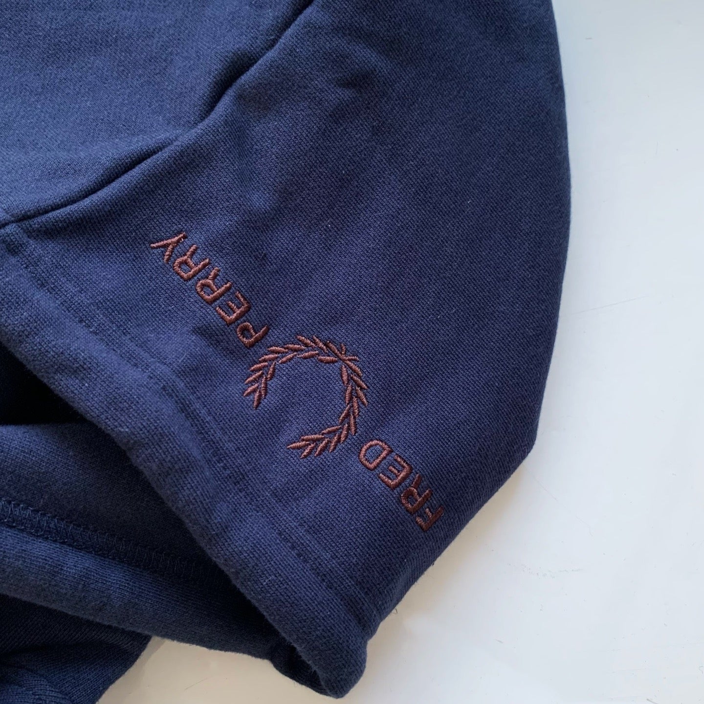Fred perry 刺繡hoodies