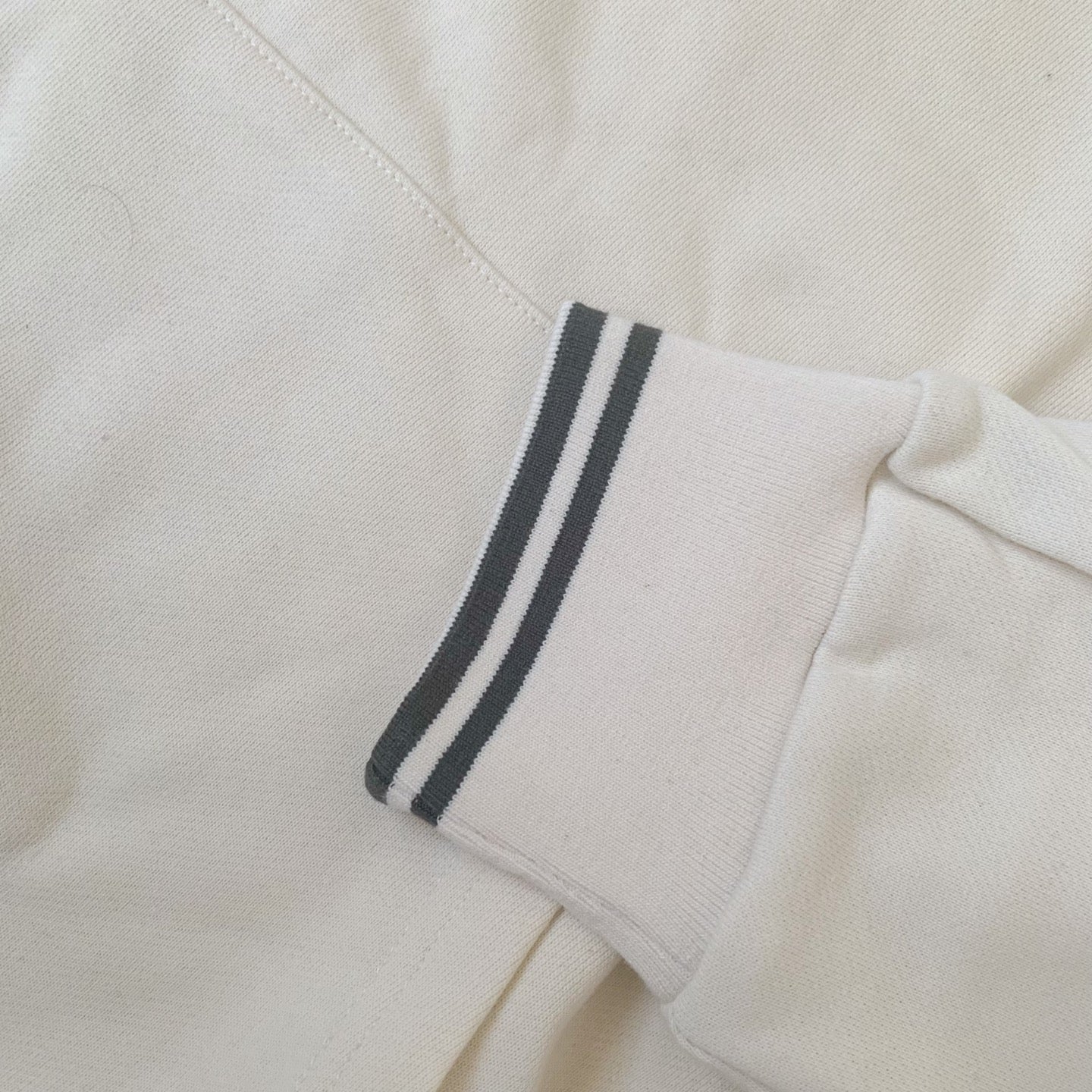 Fred perry 刺繡hoodies