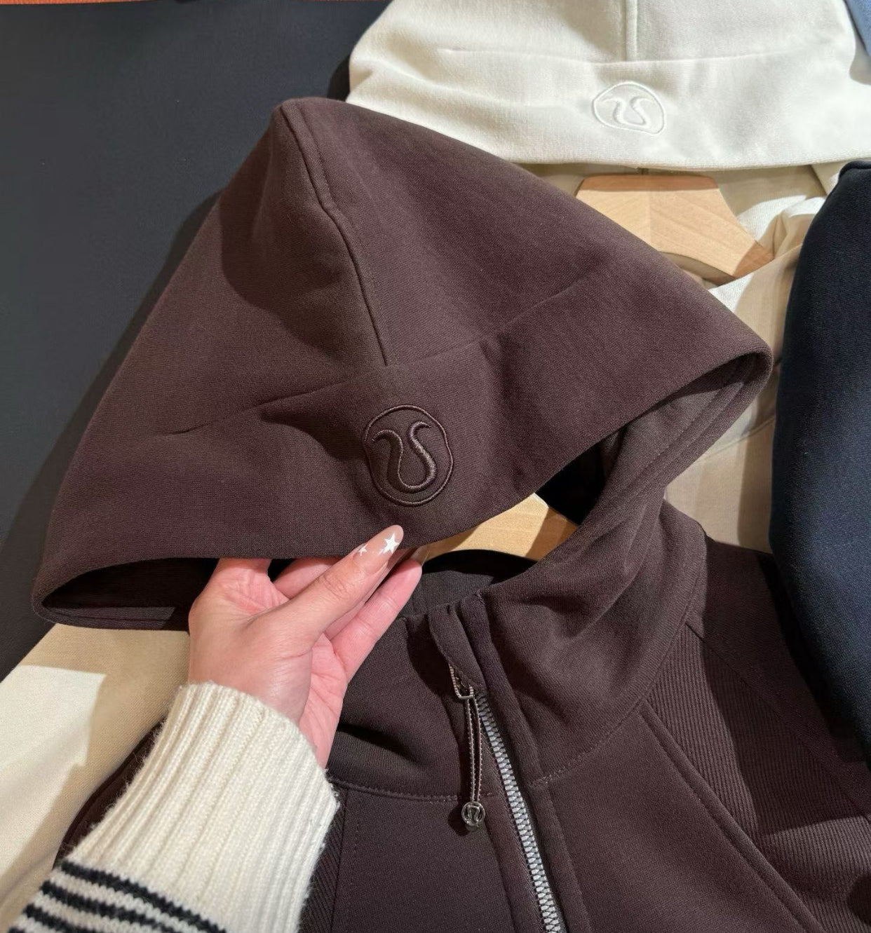 Lululemon 抓絨hoodies