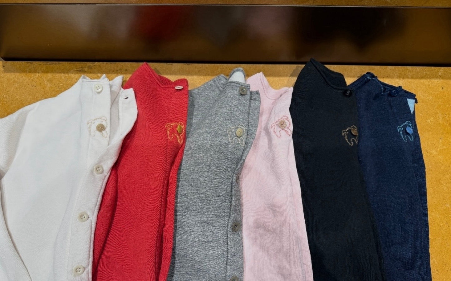 45R 小豬刺繡cardigan