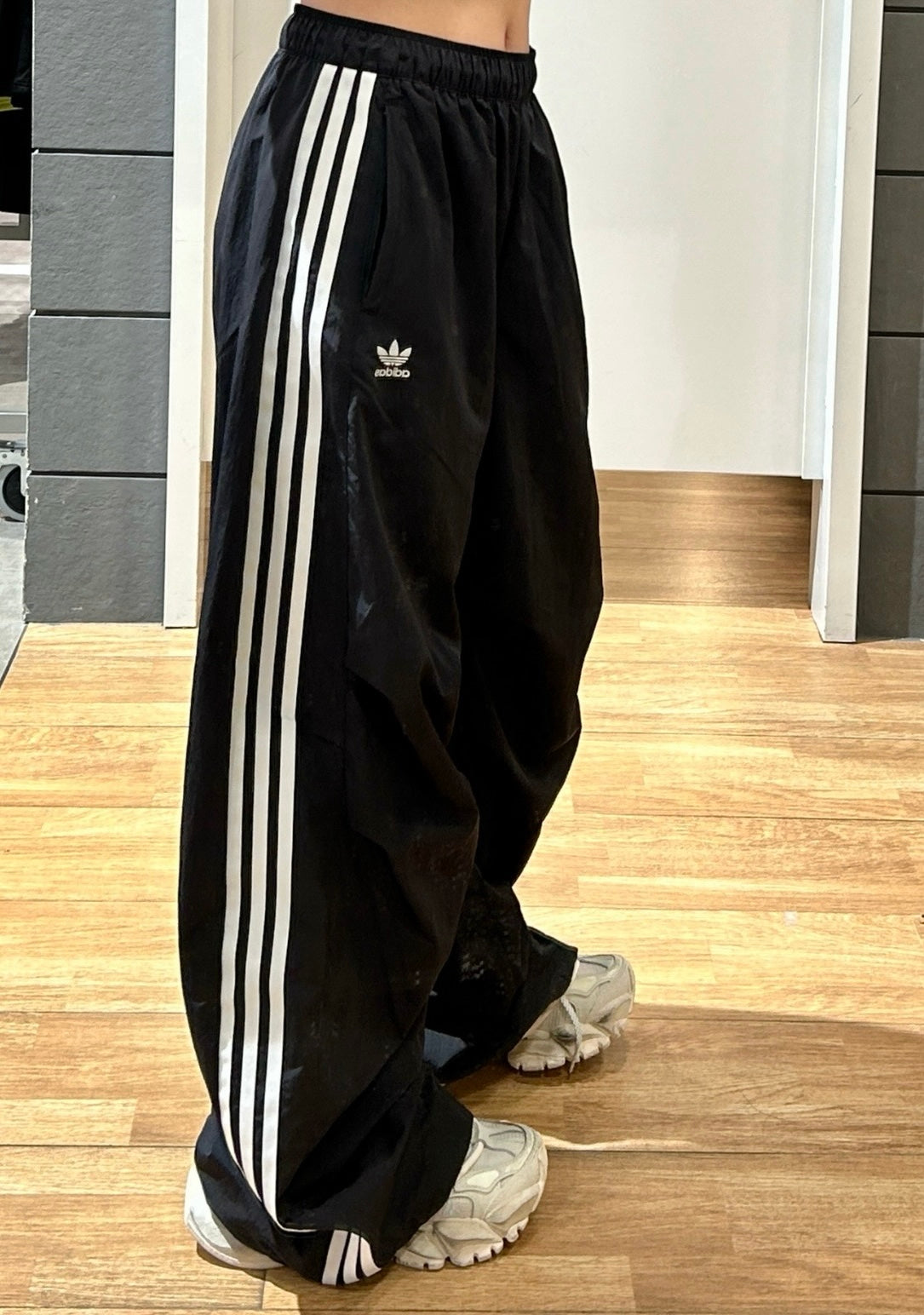 Adidas運動褲