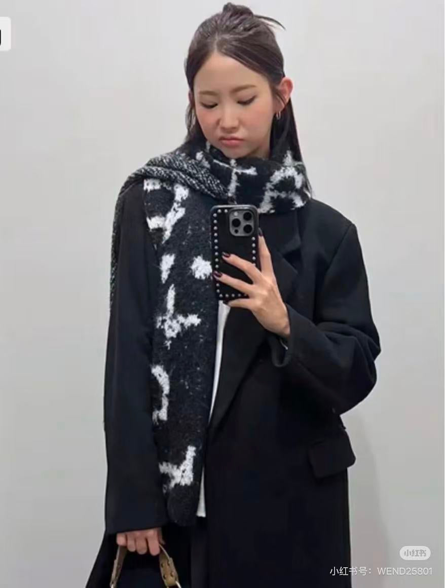 Matin Kim logo頸巾
