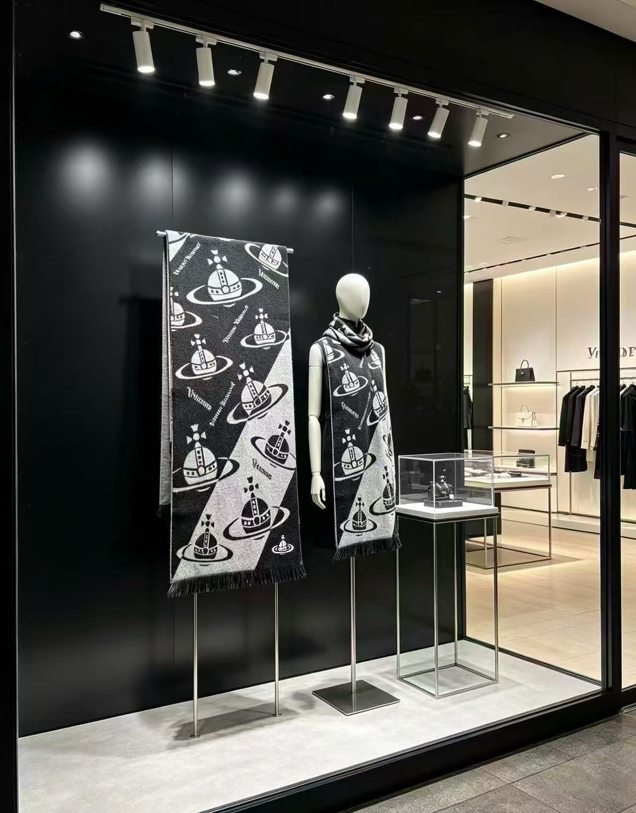 Vivienne Westwood 提花logo頸巾