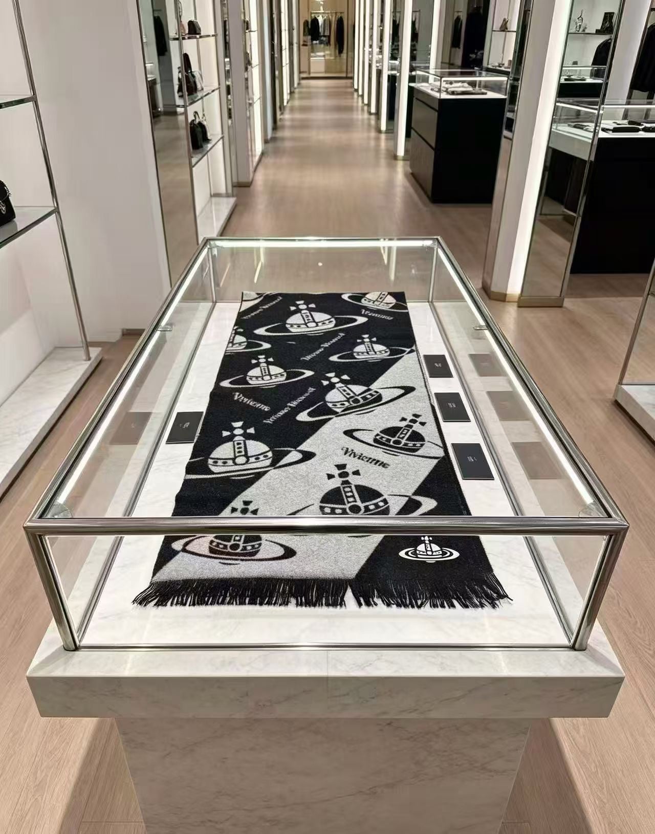 Vivienne Westwood 提花logo頸巾