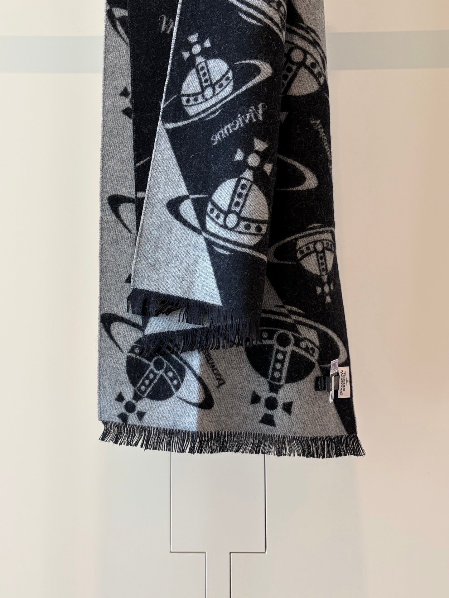 Vivienne Westwood 提花logo頸巾