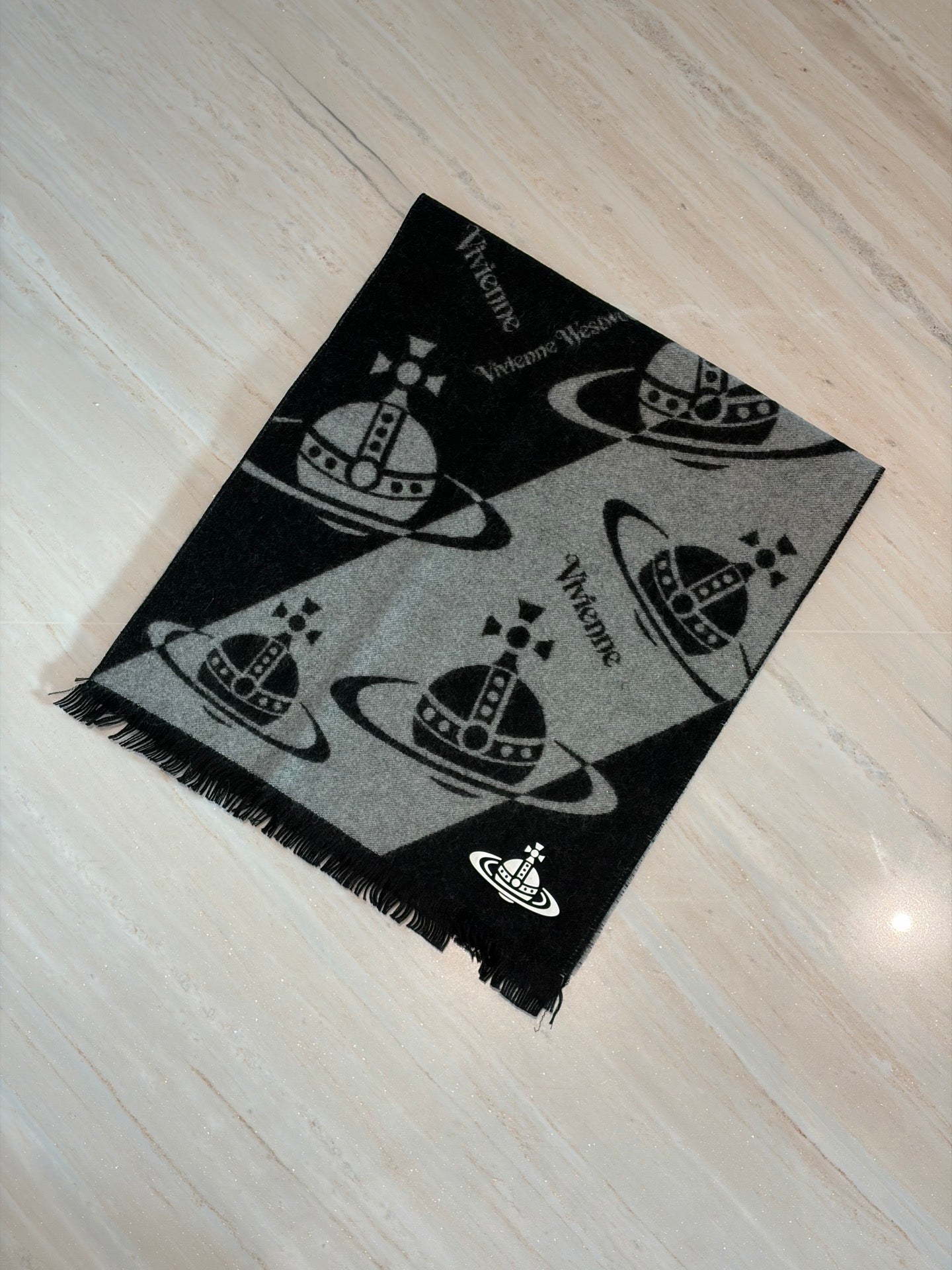 Vivienne Westwood 提花logo頸巾