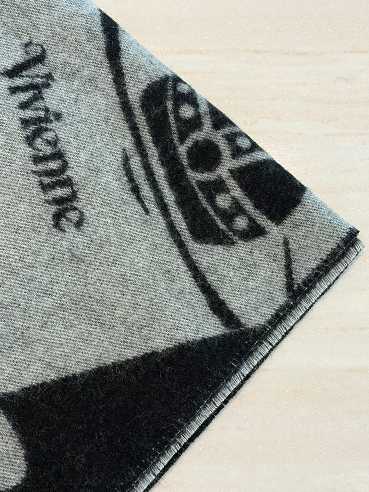 Vivienne Westwood 提花logo頸巾
