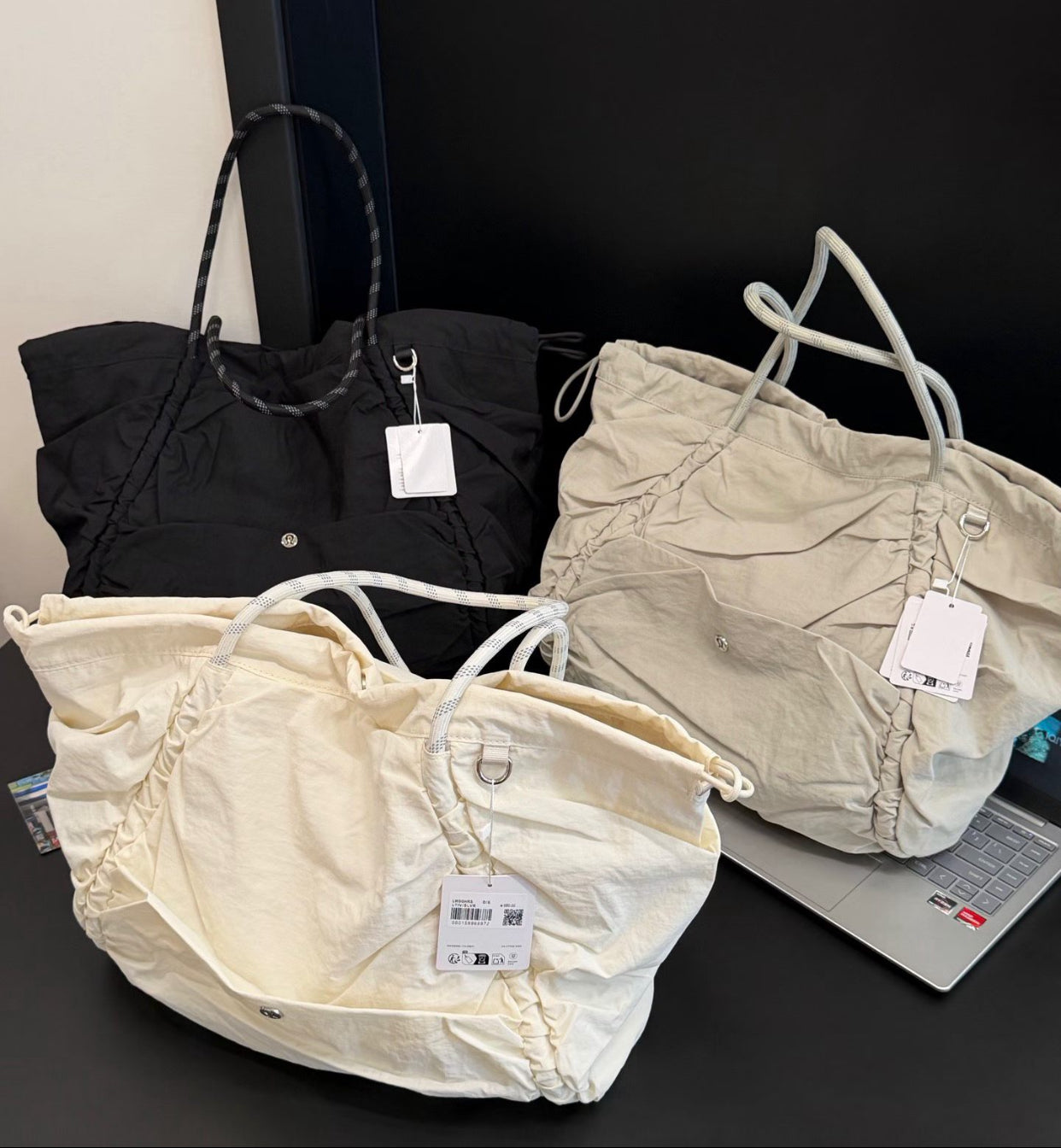 Lululemon tote bag