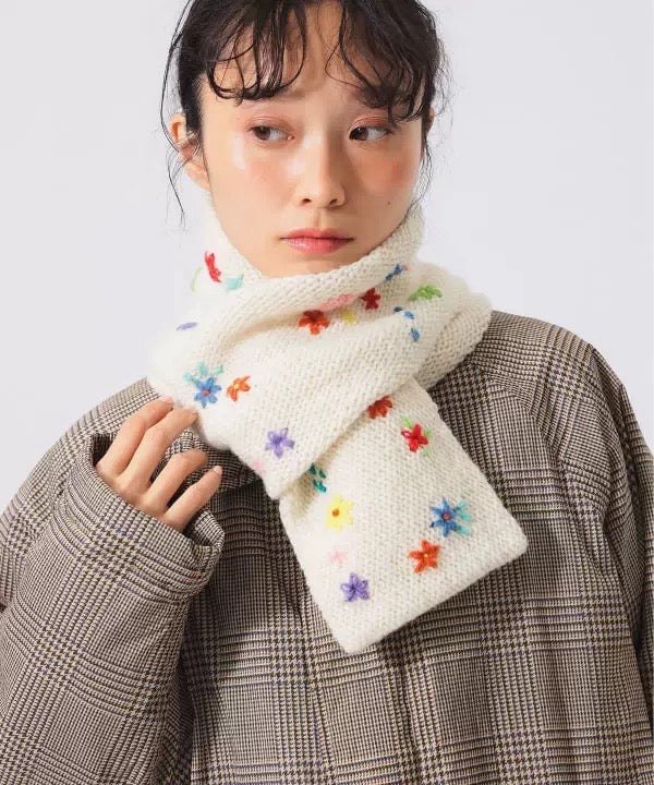 Beams boy 羊毛花朵刺繡頸巾
