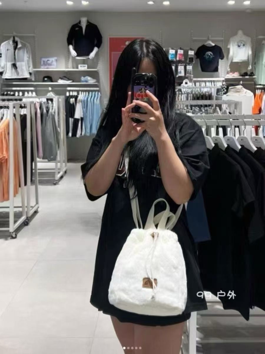 TNF 仿兔毛斜咩手挽袋