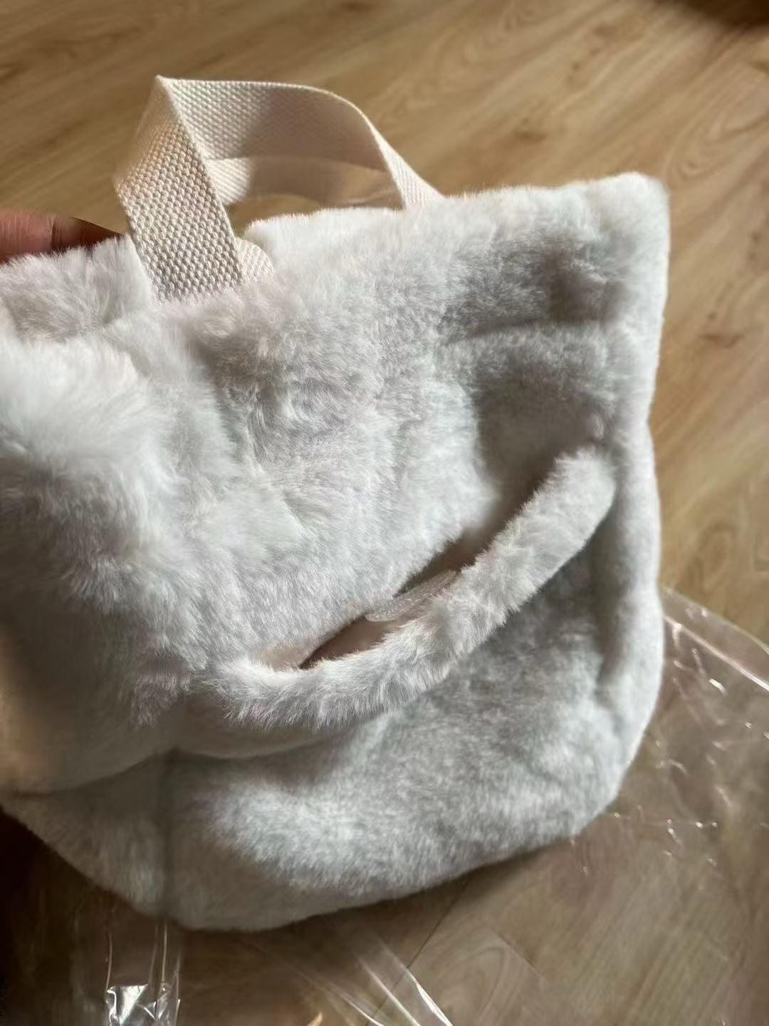 TNF 仿兔毛斜咩手挽袋