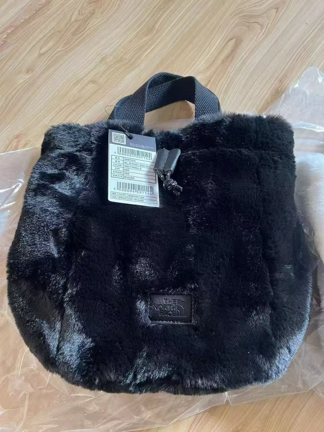 TNF 仿兔毛斜咩手挽袋