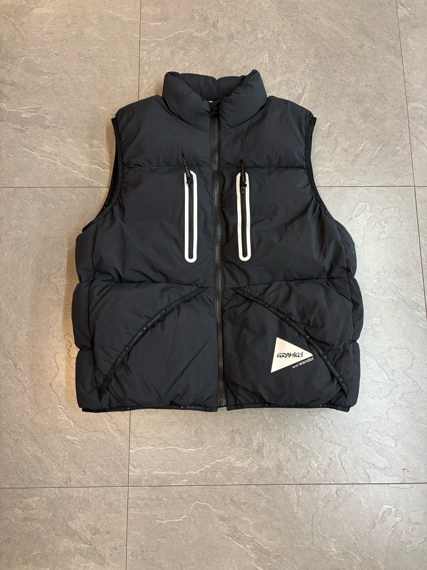 Gramicci x and wander防水背心