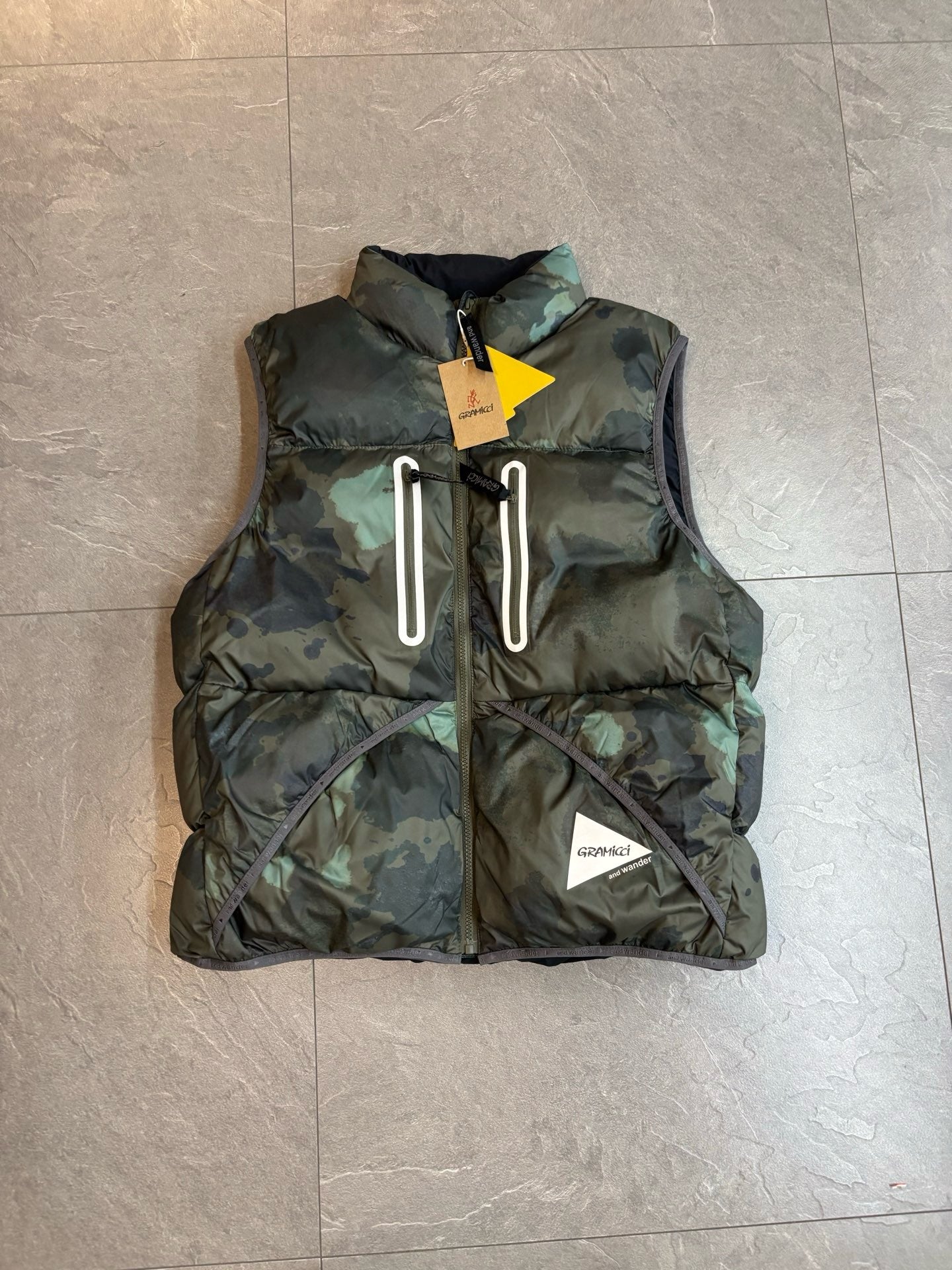 Gramicci x and wander防水背心