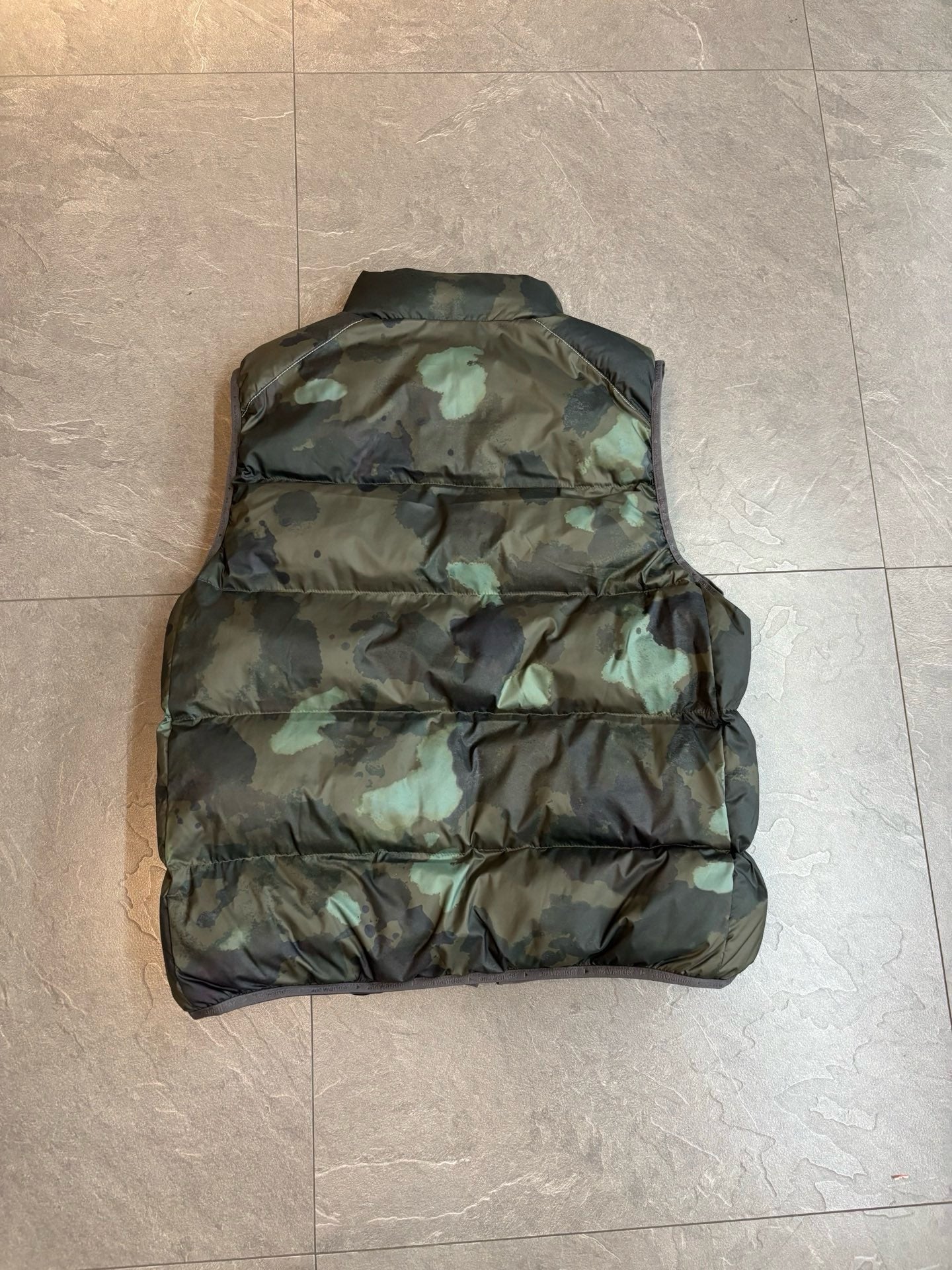 Gramicci x and wander防水背心