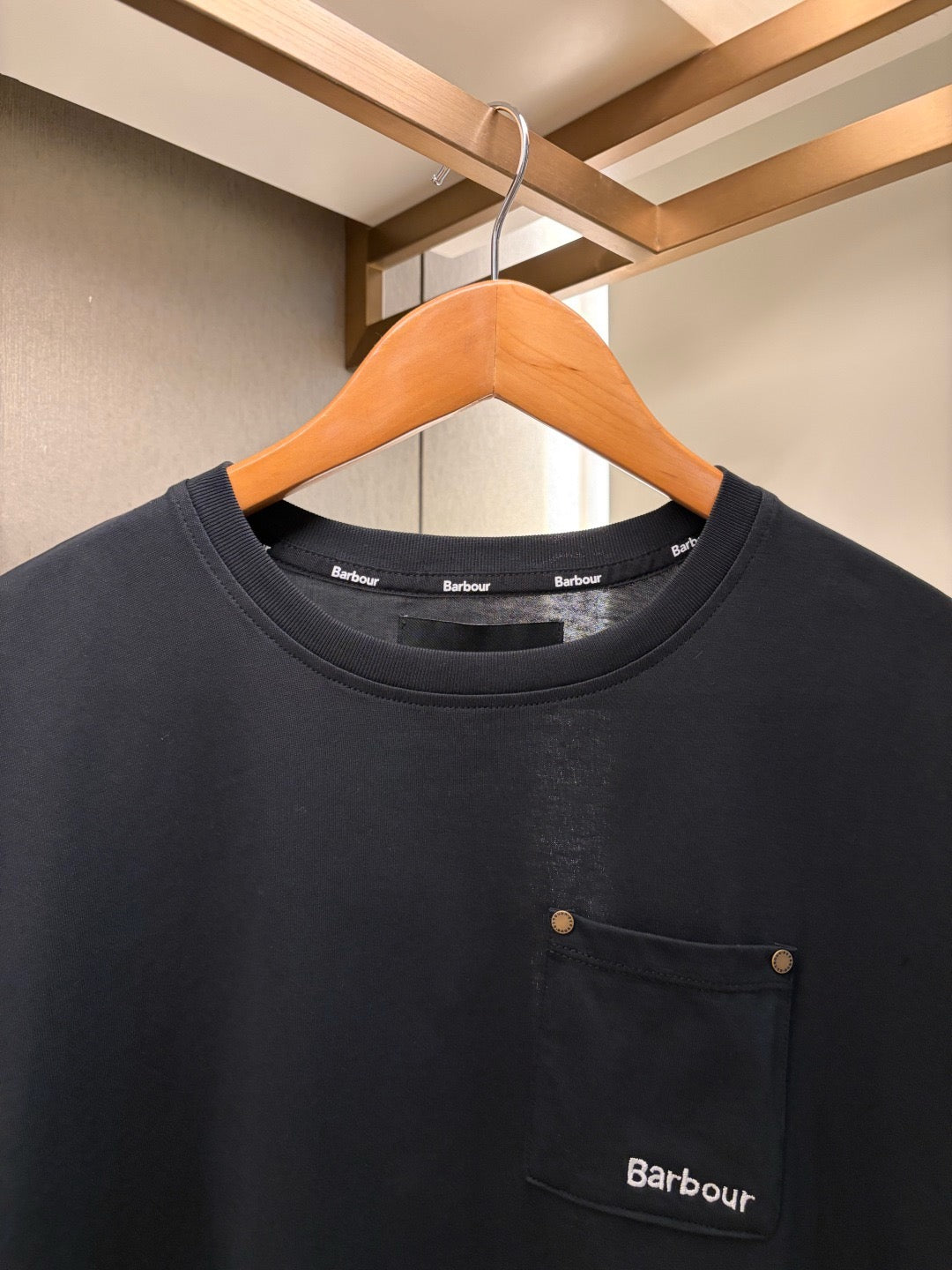 Barbour刺繡logo tee