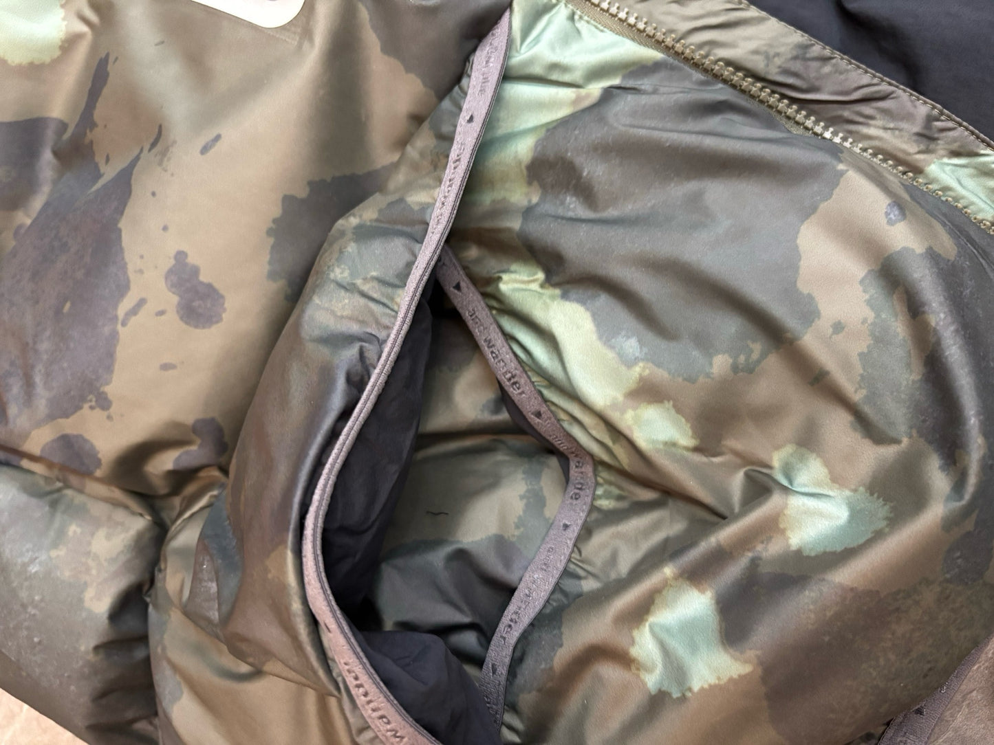 Gramicci x and wander防水背心