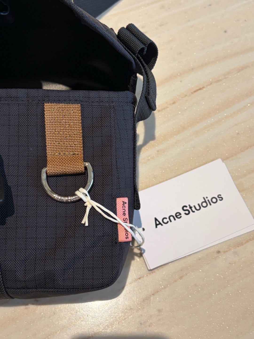 Acne studio 相機袋