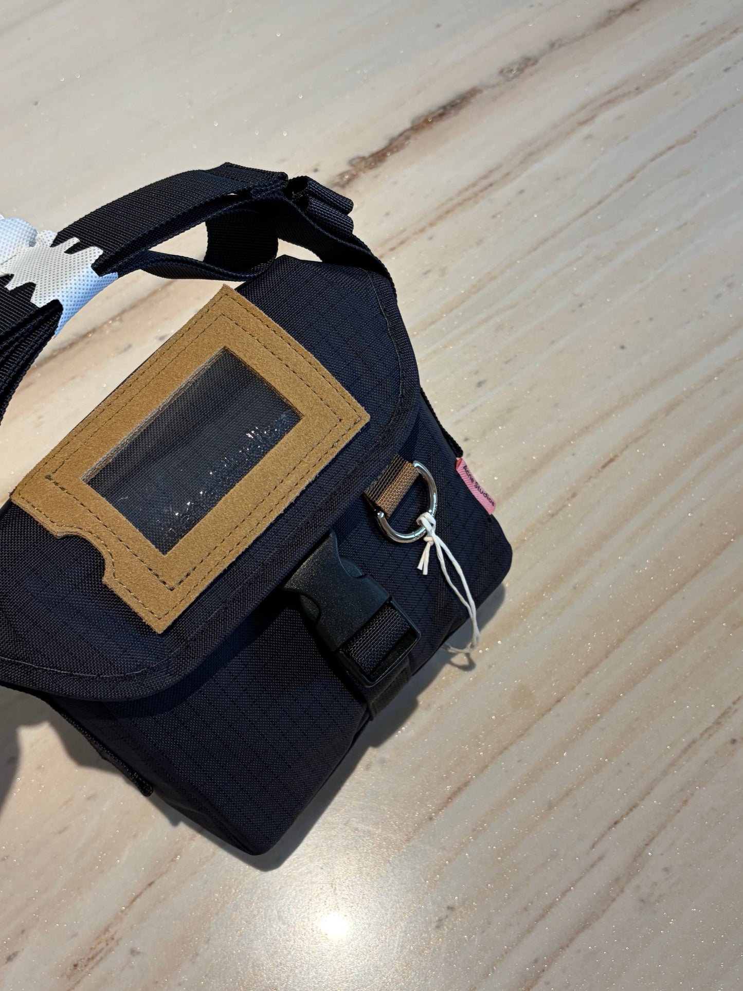 Acne studio 相機袋