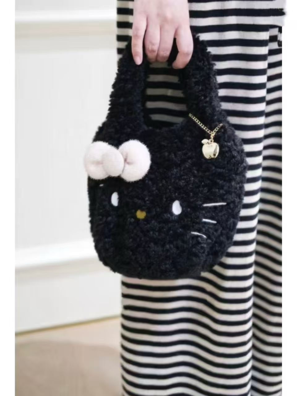 Hello Kitty毛絨袋
