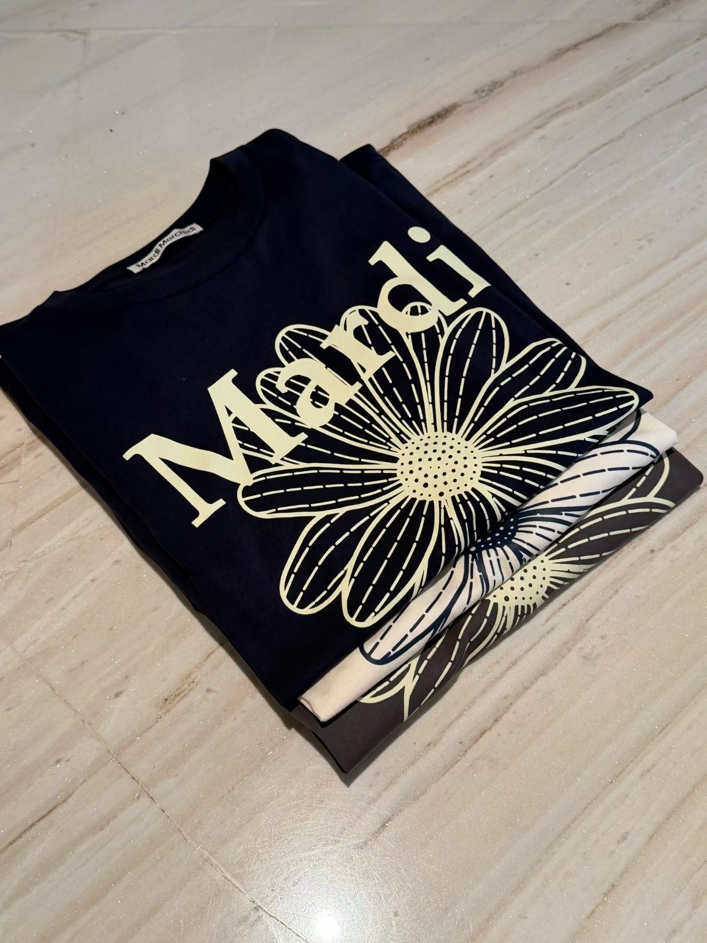 Mardi Mercredi logo tee