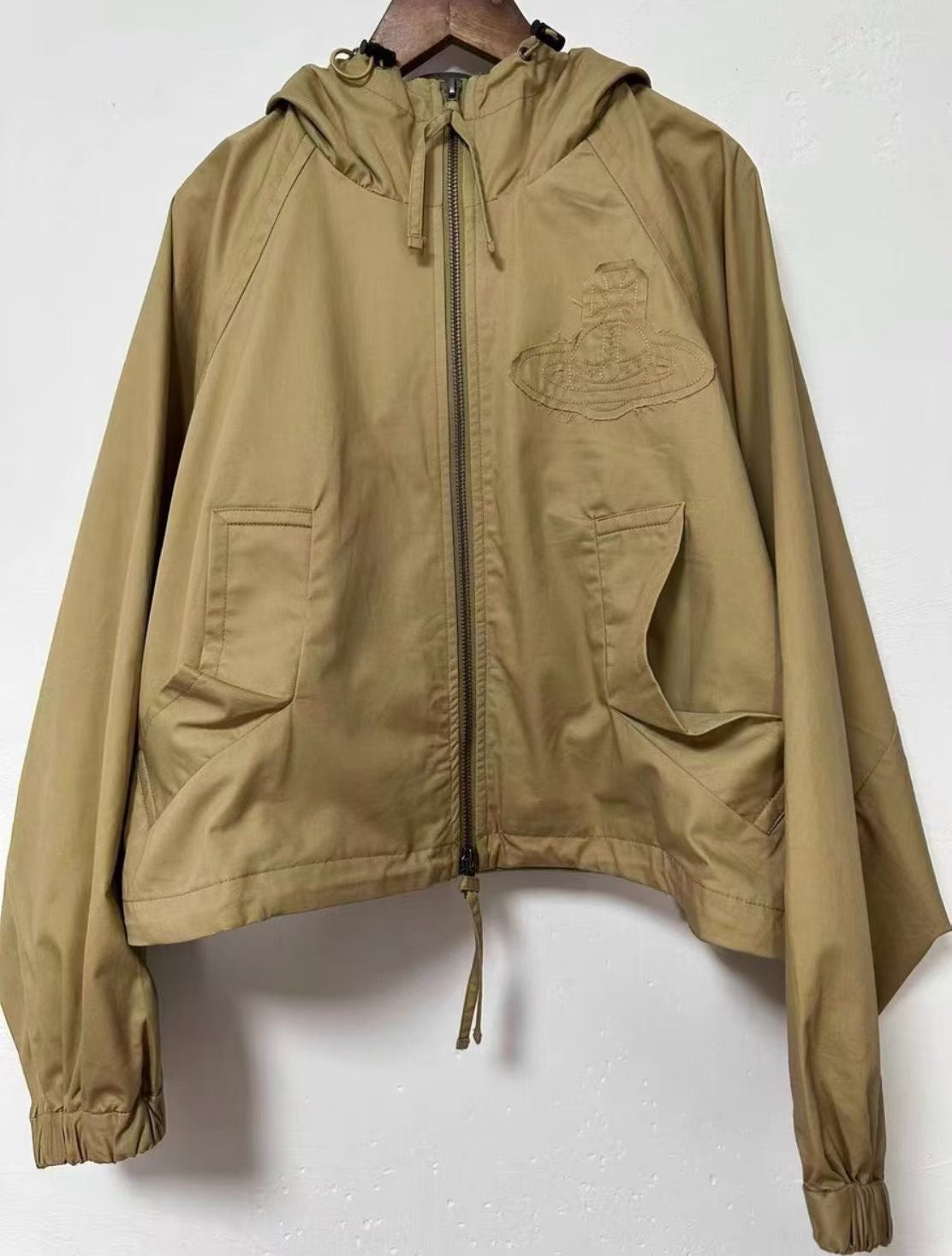 Vivienne Westwood 布貼風褸