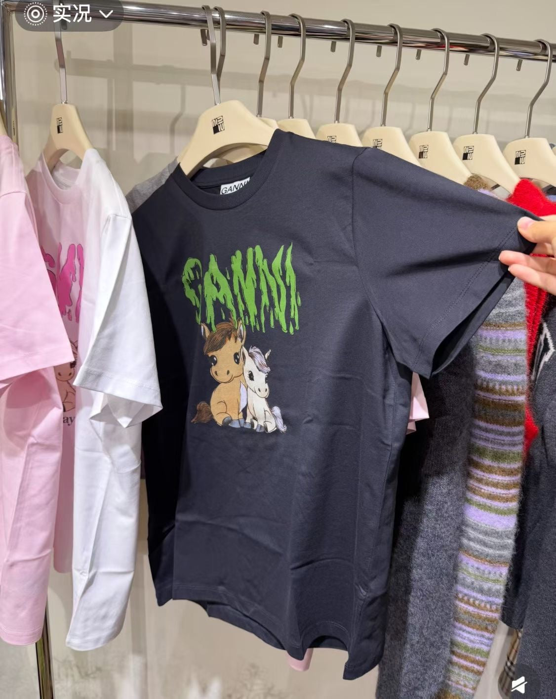 Ganni馬年tee