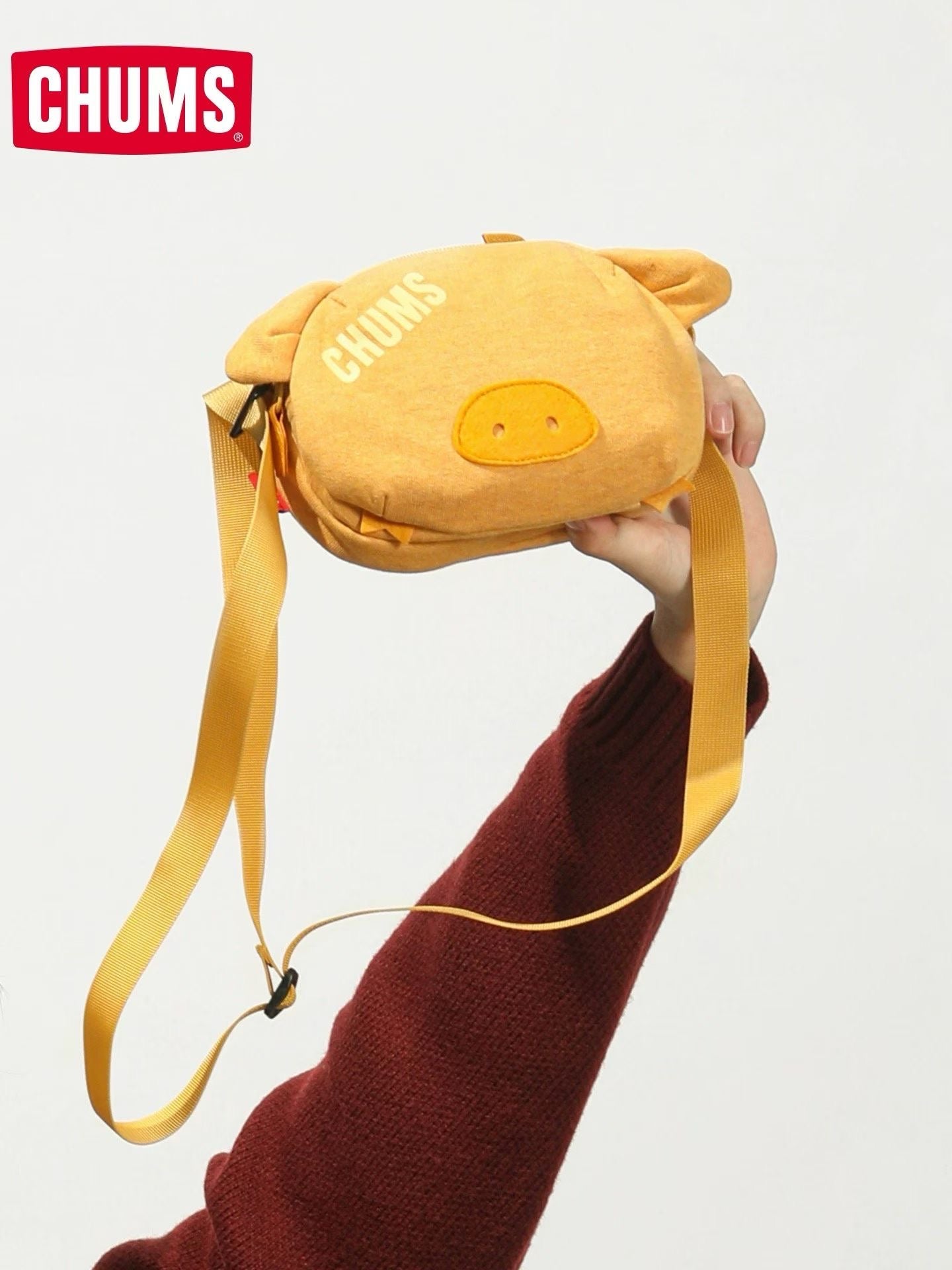 Chums pig shoulder pouch