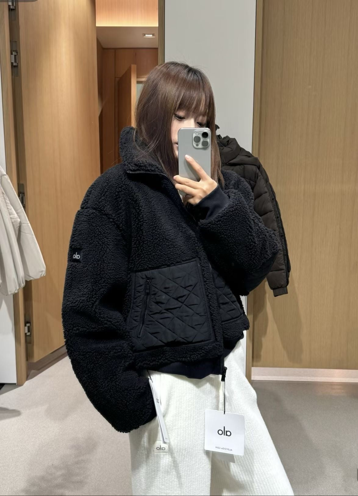 Alo羊羔搖粒絨外套